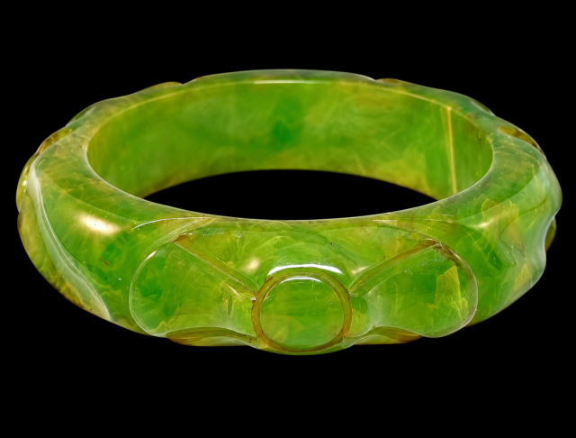 flower carved cloudy marbled lime bakelite bangle